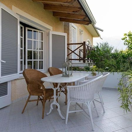 Serene Seaside Bliss - Lush & Secluded Garden Oasis Καλαμάτα Εξωτερικό φωτογραφία