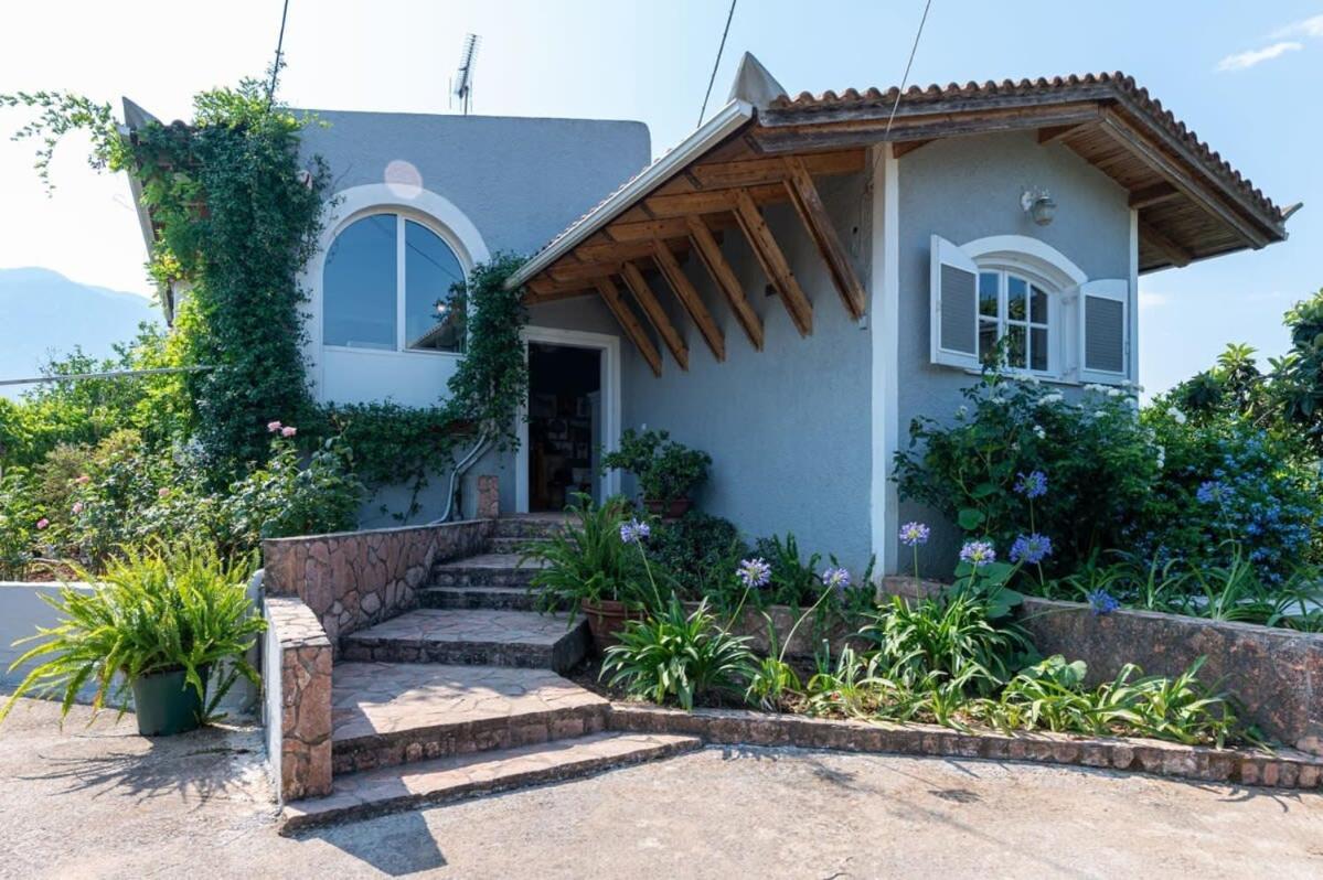 Serene Seaside Bliss - Lush & Secluded Garden Oasis Καλαμάτα Εξωτερικό φωτογραφία
